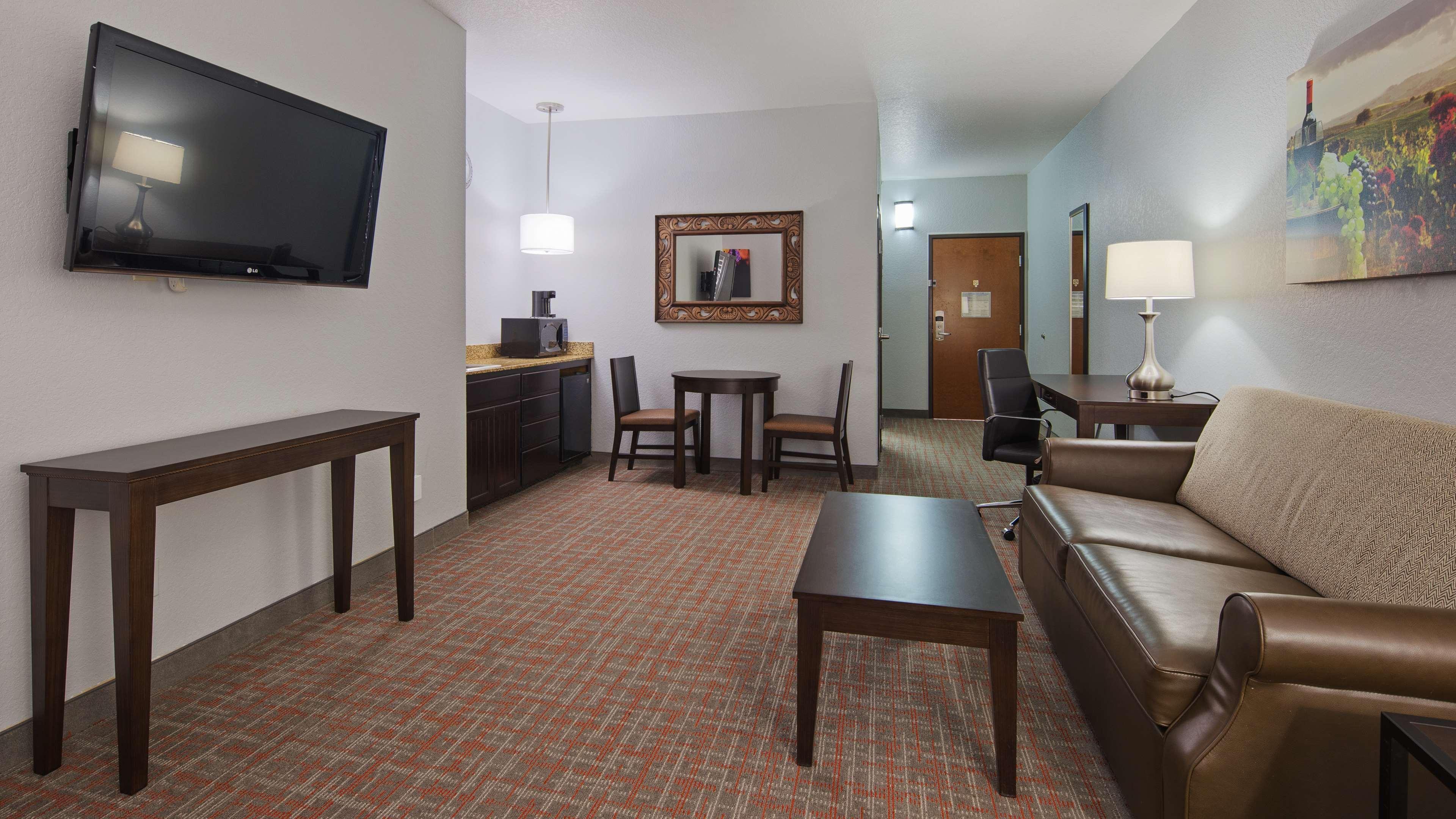 Best Western Plus Fredericksburg Buitenkant foto