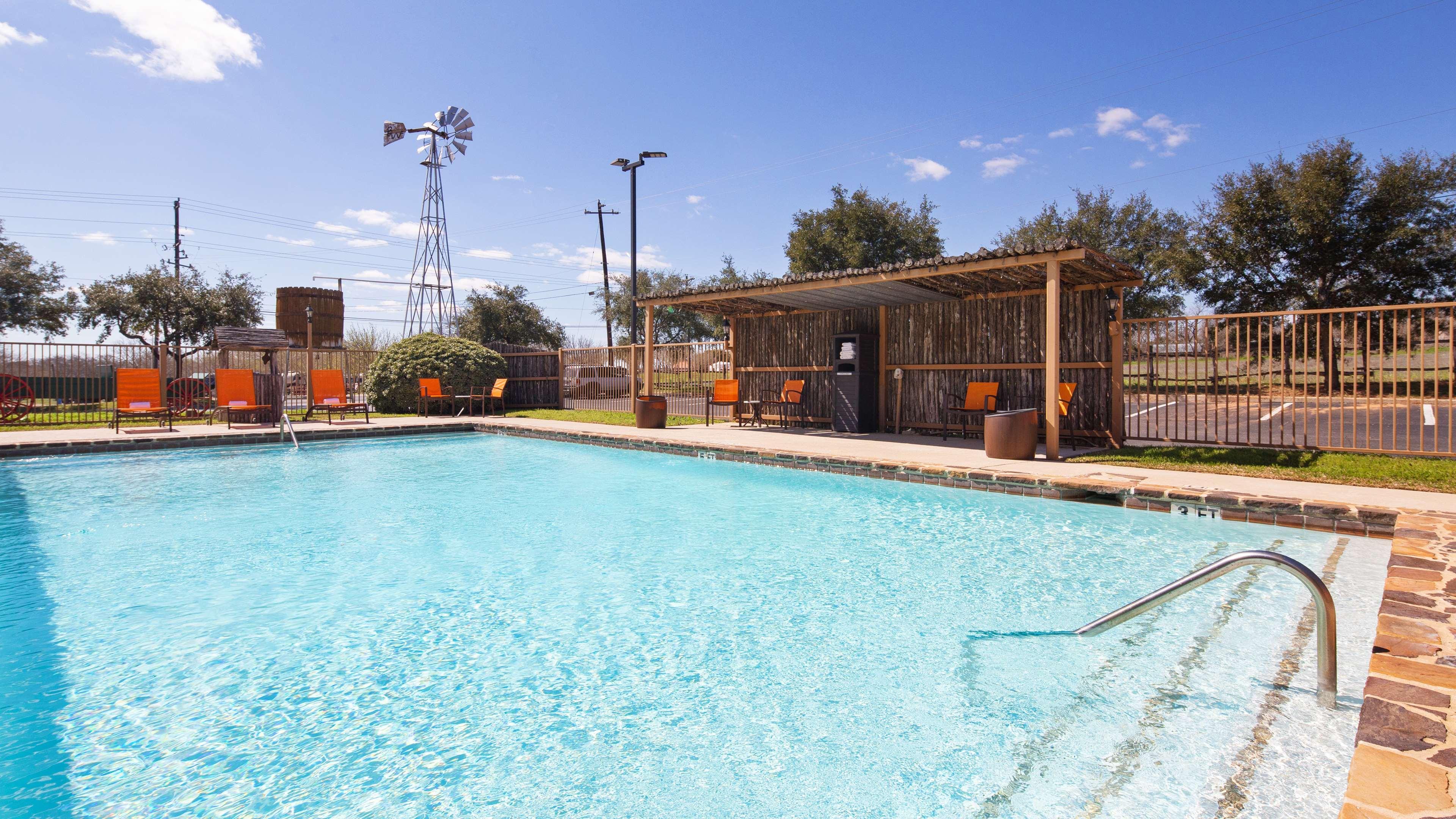 Best Western Plus Fredericksburg Buitenkant foto